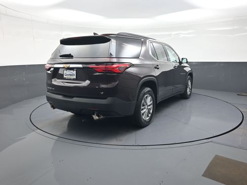 Used 2023 Chevrolet Traverse LT w/ Rear Camera Mirror Package AWD/4WD image 3