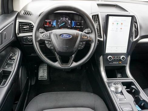 Used 2022 Ford Edge SE w/ Black Appearance Package image 15