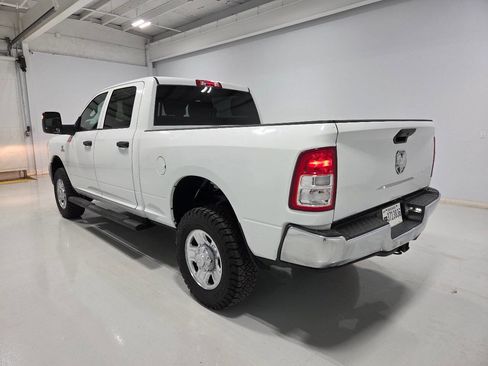 Used 2024 RAM 2500 Tradesman w/ Chrome Appearance Group AWD/4WD image 5