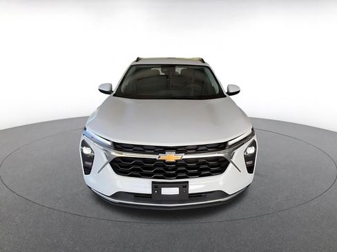 Used 2025 Chevrolet Trax LT image 5