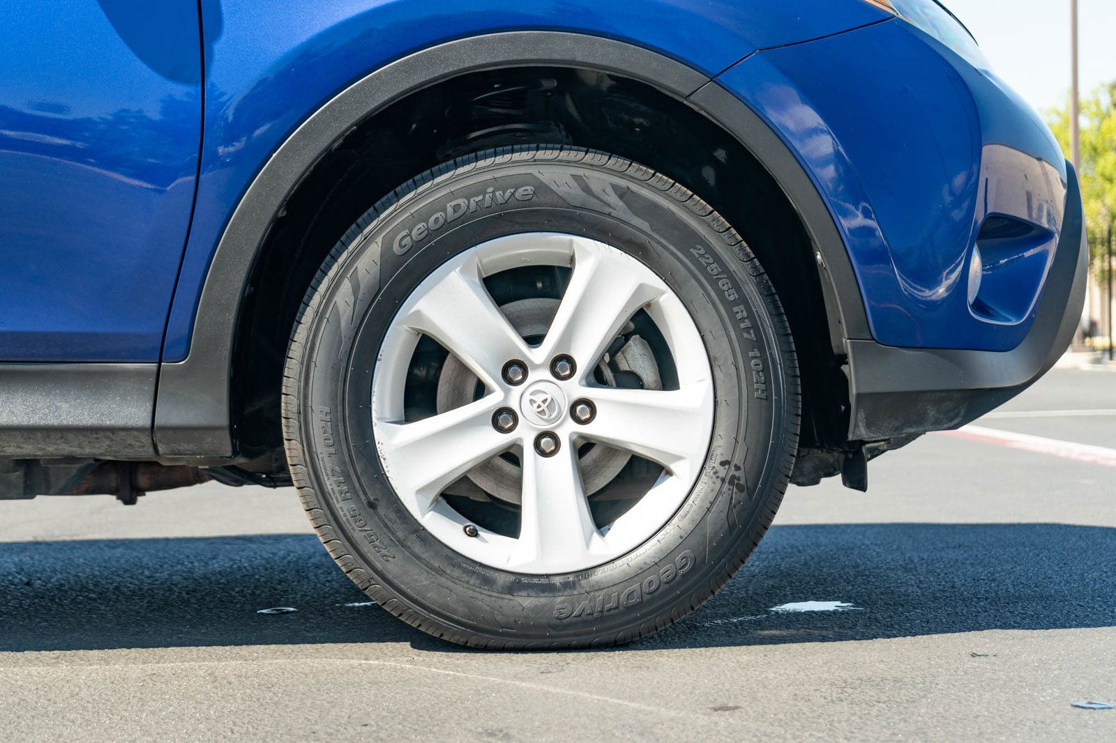 Used 2014 Toyota RAV4 XLE FWD image 5