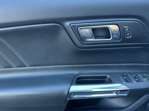 Used 2019 Ford Mustang Premium image 12