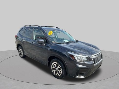 Used 2019 Subaru Forester Premium AWD/4WD image 5