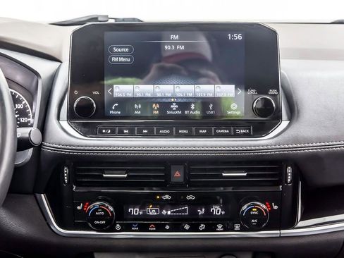 Used 2023 Nissan Rogue SL w/ SL Premium Package image 19