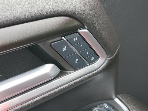 Used 2024 GMC Sierra 2500 Denali w/ Denali Reserve Package AWD/4WD image 8