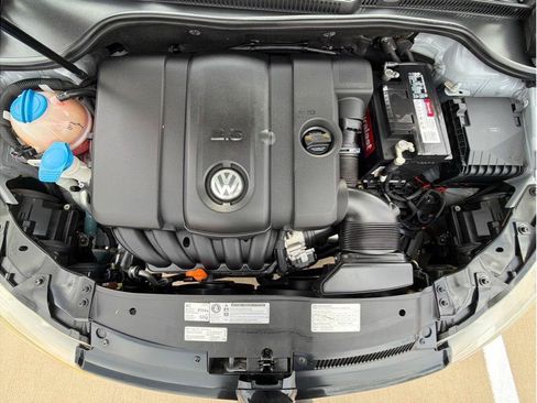 Used 2013 Volkswagen Golf 4-Door FWD image 23