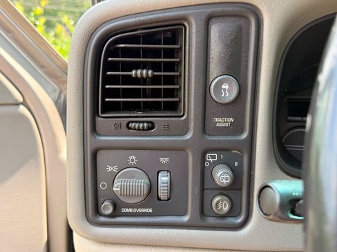 Used 2002 Chevrolet Suburban LS RWD image 10