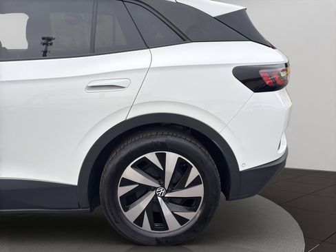 Used 2023 Volkswagen ID.4 Pro image 23