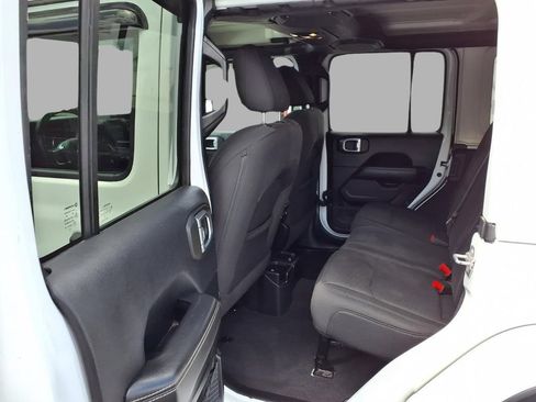 Certified 2019 Jeep Wrangler Unlimited Sahara AWD/4WD image 25