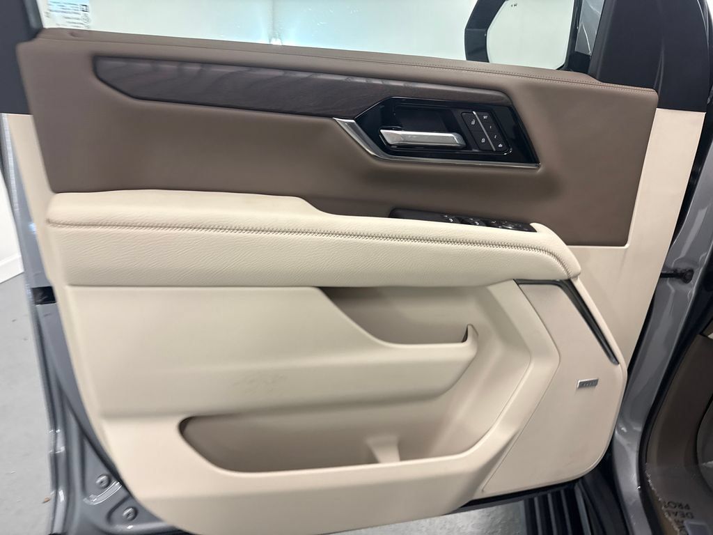 New 2026 GMC Yukon XL Denali w/ Sun & Power Step Package RWD image 11