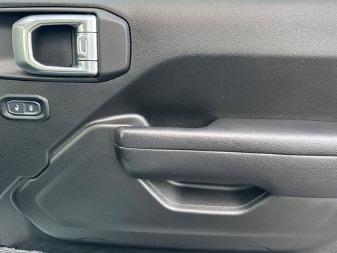 Used 2024 Jeep Wrangler Sport S image 21