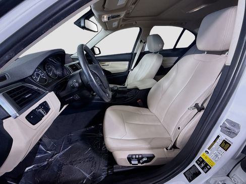 Used 2016 BMW 320i xDrive Sedan image 22
