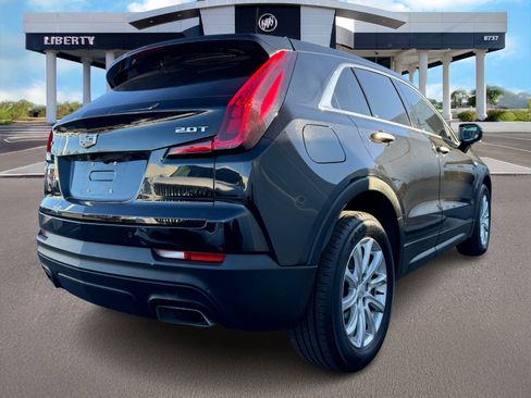 Used 2019 Cadillac XT4 Luxury image 2