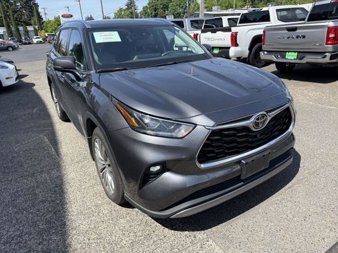 Used 2022 Toyota Highlander Platinum AWD/4WD image 8