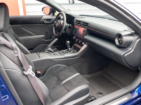 Used 2023 Toyota GR86 Premium w/ ALL Weather Mat Package (TMS) RWD image 21