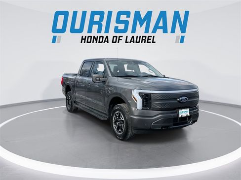 Used 2023 Ford F150 Lightning XLT image 2
