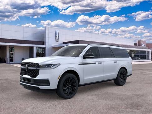 New 2026 Lincoln Navigator L Reserve w/ Jet Appearance Package AWD/4WD image 1