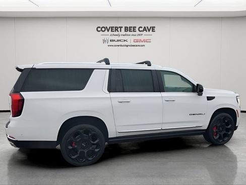 New 2026 GMC Yukon XL Denali w/ Denali Reserve Package image 10