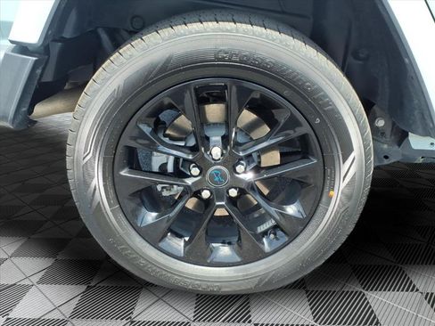 Used 2024 Jeep Wrangler Unlimited Sahara AWD/4WD image 28