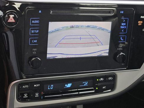 Used 2017 Toyota Corolla LE FWD image 17