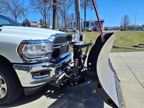 Used 2024 RAM 2500 Big Horn AWD/4WD image 16