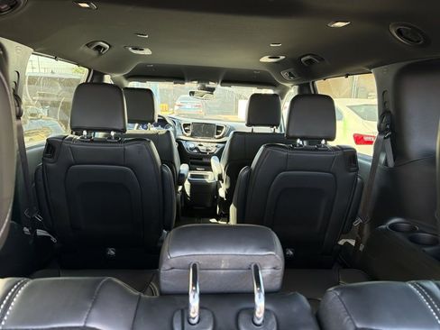 Used 2025 Chrysler Pacifica Select FWD image 17