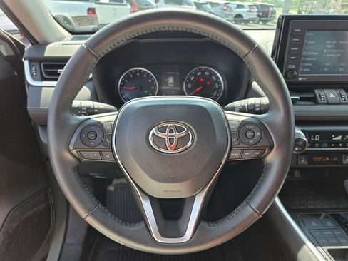 Used 2022 Toyota RAV4 XLE Premium AWD/4WD image 31