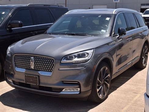 Used 2021 Lincoln Aviator Reserve w/ Equipment Group 202A AWD/4WD image 2