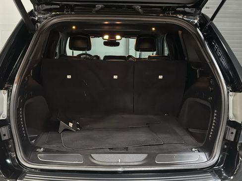 Used 2019 Jeep Grand Cherokee Limited AWD/4WD image 30