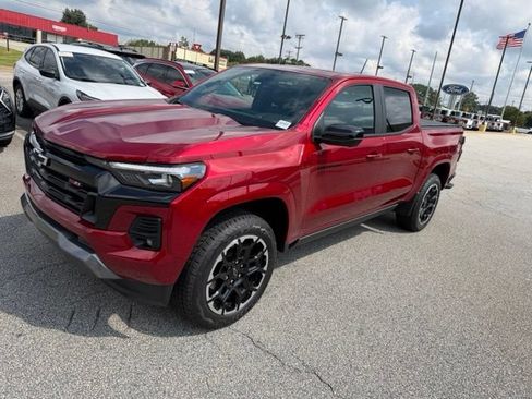 Used 2026 Chevrolet Colorado Z71 w/ Technology Package AWD/4WD image 2