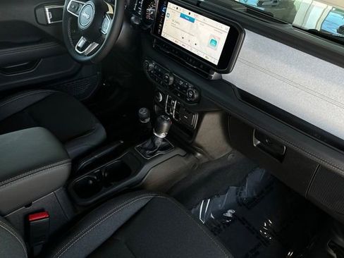 New 2025 Jeep Wrangler Unlimited Sahara AWD/4WD image 13