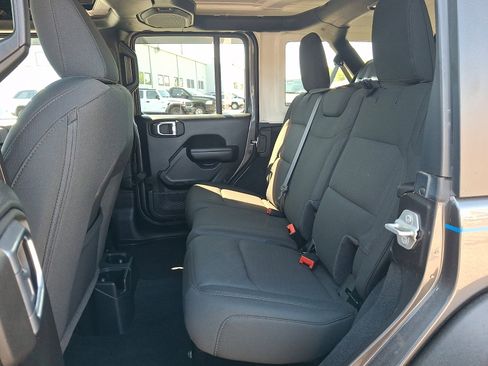 Used 2021 Jeep Wrangler Unlimited Sport AWD/4WD image 10