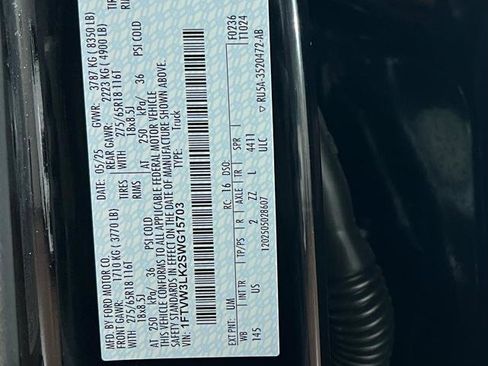 Used 2025 Ford F150 Lightning XLT image 37