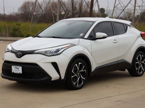 Certified 2020 Toyota C-HR XLE image 3