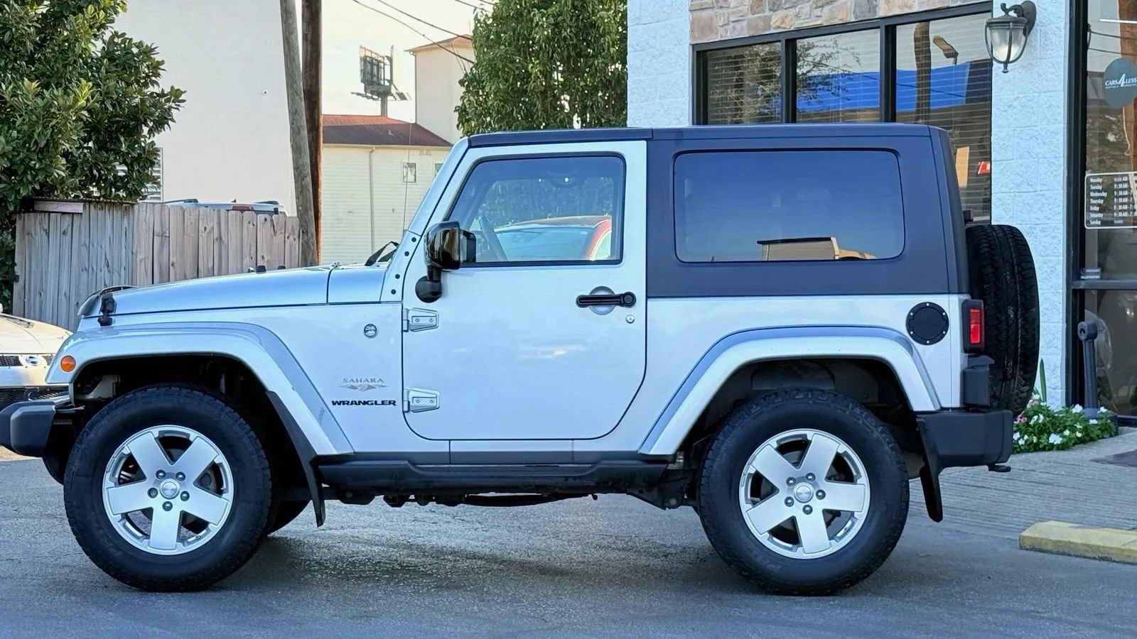 Used 2010 Jeep Wrangler Sahara w/ Trailer Tow Group AWD/4WD image 11