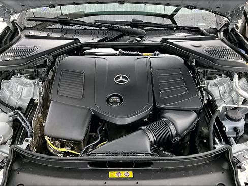 Used 2025 Mercedes-Benz E 350 4MATIC Sedan image 31