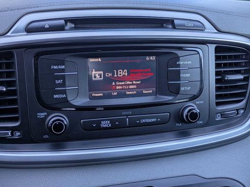 Used 2016 Kia Sorento EX image 26