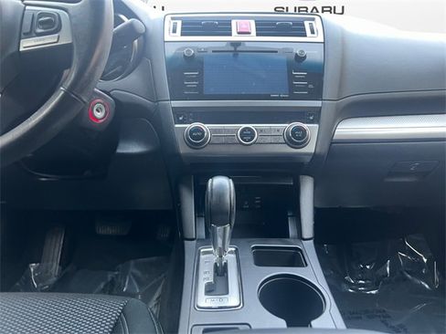 Used 2017 Subaru Outback 2.5i Premium image 12