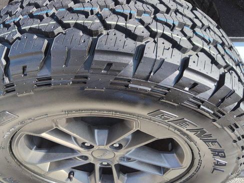Used 2016 Jeep Wrangler Unlimited Sahara AWD/4WD image 28
