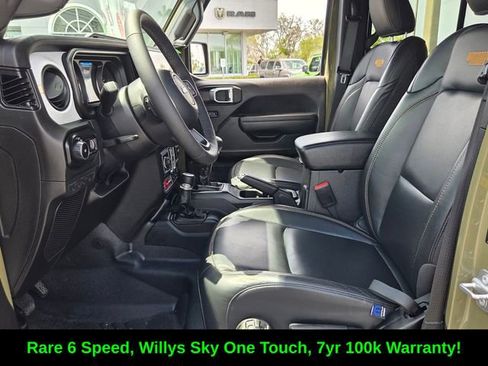 Certified 2025 Jeep Wrangler Willys AWD/4WD image 13