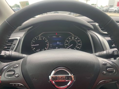 Used 2022 Nissan Murano SV FWD image 11