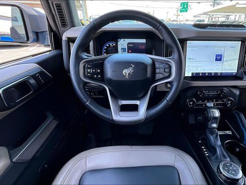 Used 2023 Ford Bronco Wildtrak AWD/4WD image 7