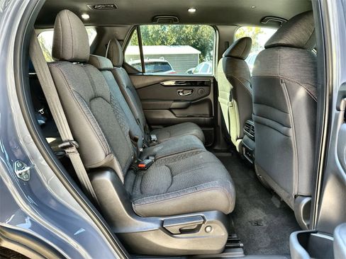 Used 2026 Honda Pilot Sport image 12