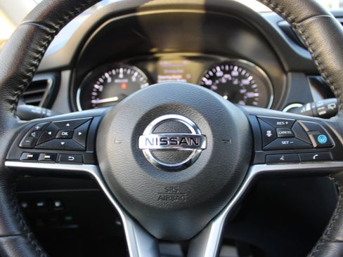 Used 2019 Nissan Rogue SL w/ Premium Package image 27