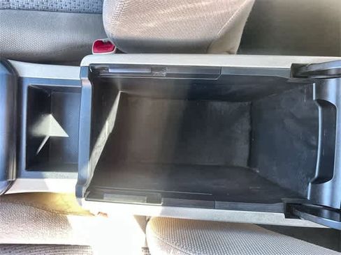 Used 2012 Toyota Camry L image 26