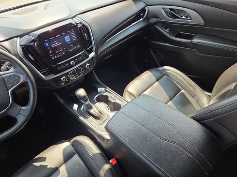 Used 2023 Chevrolet Traverse LT w/ LT Premium Package FWD image 14