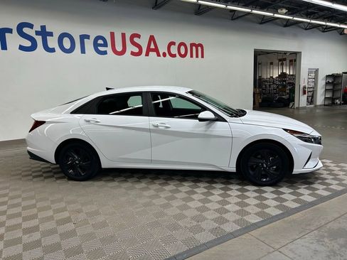Used 2022 Hyundai Elantra Blue FWD image 10