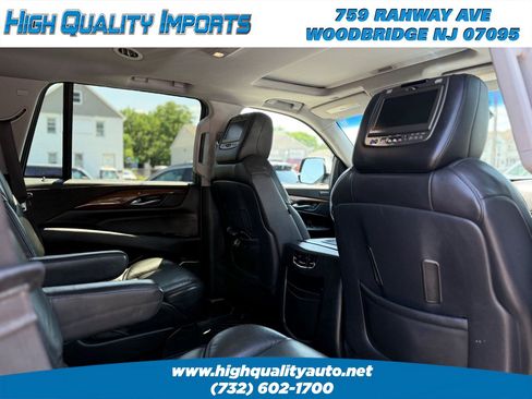 Used 2018 Cadillac Escalade Luxury AWD/4WD image 47