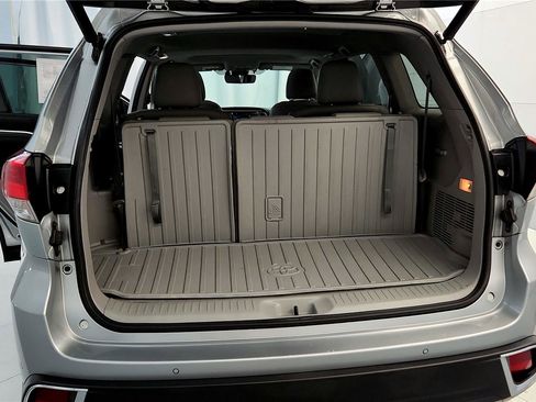Certified 2019 Toyota Highlander Limited image 32