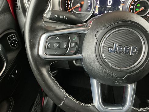 Used 2021 Jeep Wrangler Unlimited Sahara image 12